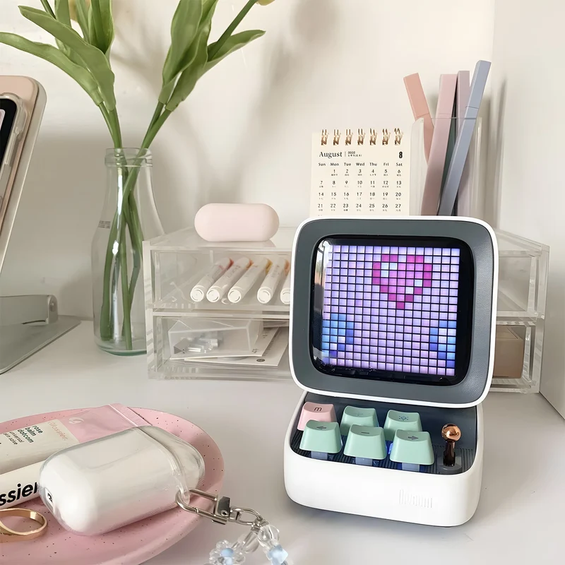 Enceinte Bluetooth Divoom Ditoo-Pro — 15 W, écran pixel art et clavier mécanique