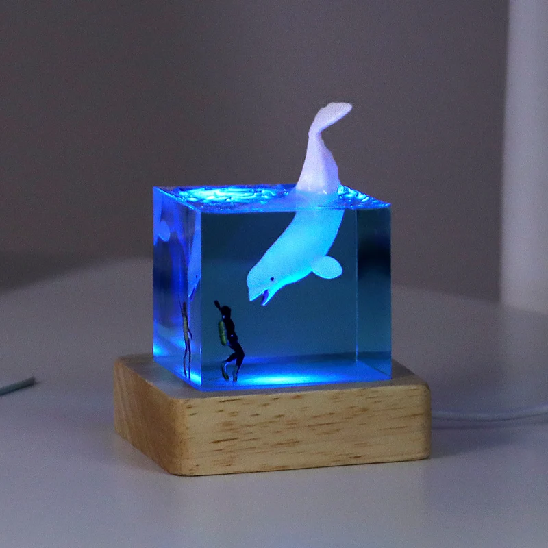 Veilleuse cube en résine scène océan — 5 sujets marins, socle lumineux USB