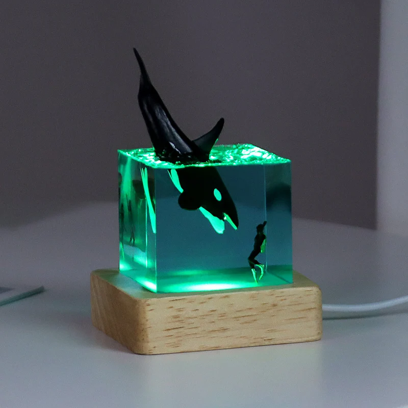 Veilleuse cube en résine scène océan — 5 sujets marins, socle lumineux USB