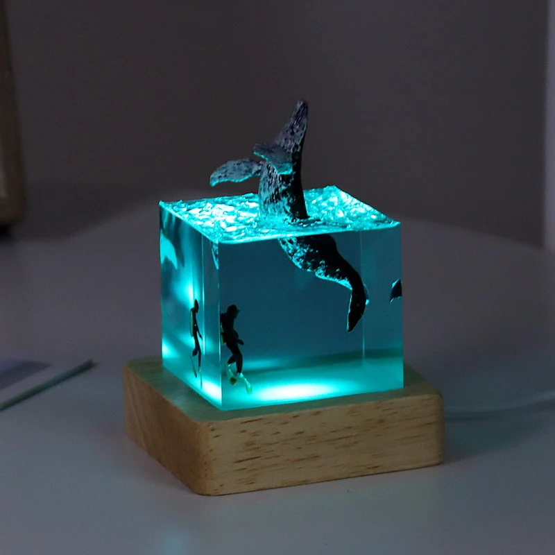Veilleuse cube en résine scène océan — 5 sujets marins, socle lumineux USB