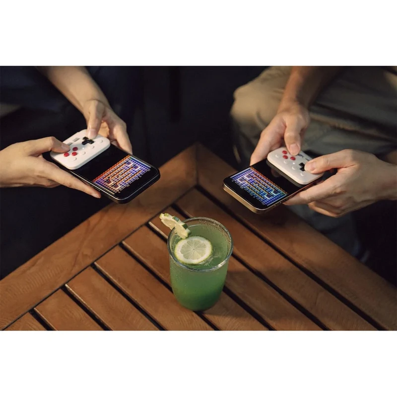 Manette 8BitDo FlipPad pour smartphone — croix et boutons ABXY à rabat, connexion USB-C