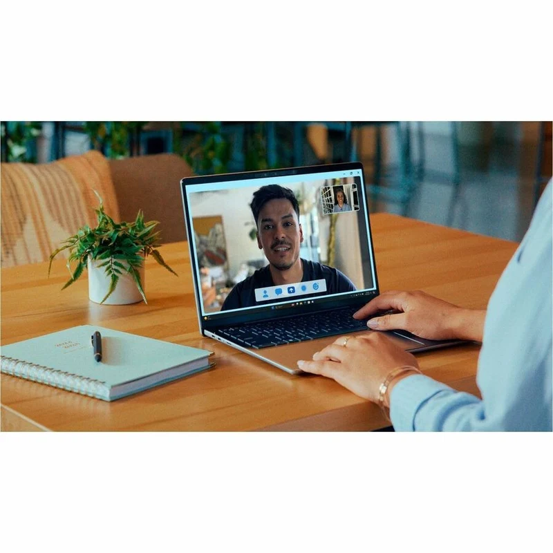 Ordinateur portable Dell Latitude 5000 5455 14" Copilot+ - Full HD Plus - Qualcomm Snapdragon X Plus X1P-64-100 - 16 Go - SSD 512 Go - Clavier anglais (États-Unis) - Gris Titane 031T2