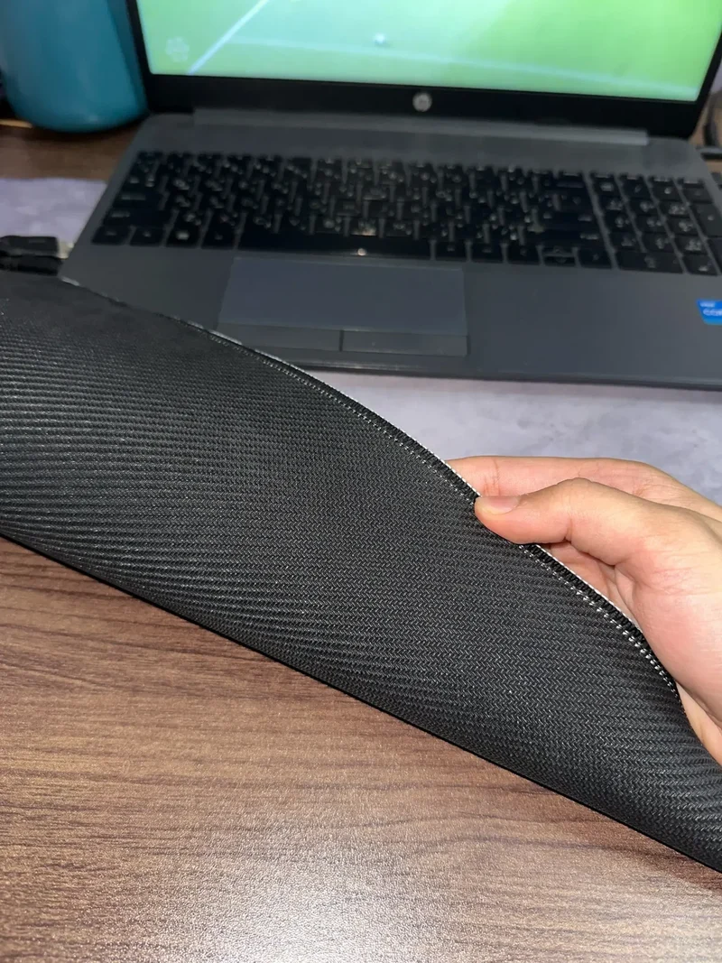 Tapis de souris XXL série grise — bords surjetés, base caoutchouc