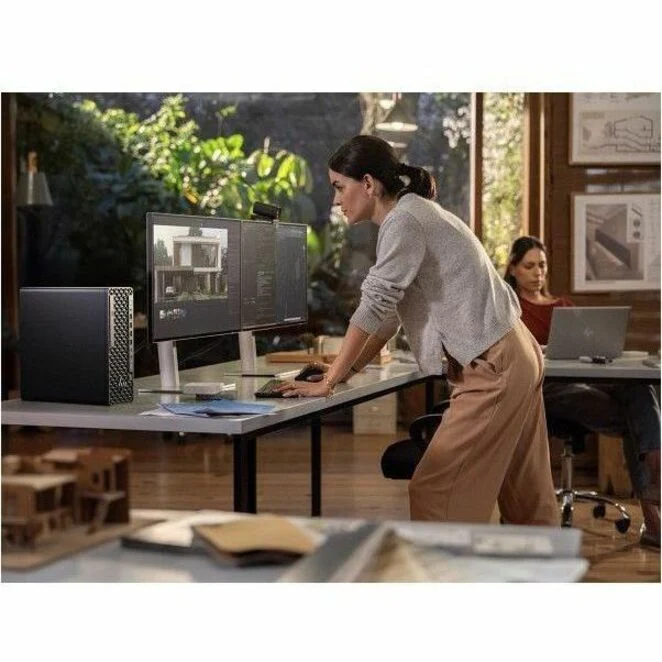 Station de travail HP Z2 G1i - Intel Core Ultra 5 245K - 32 Go - SSD 1 To - Compact - Noir BN5L0UT#ABC