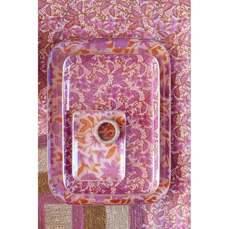 Nappe à fleurs mauve