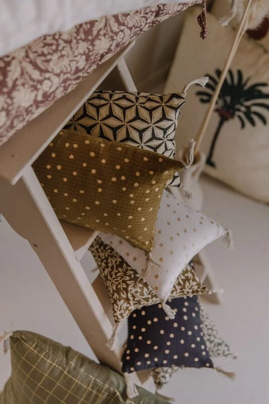 Coussin étoile blanc et noir 20 x 30 cm