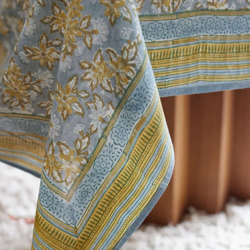 Nappe à fleurs bleu gris