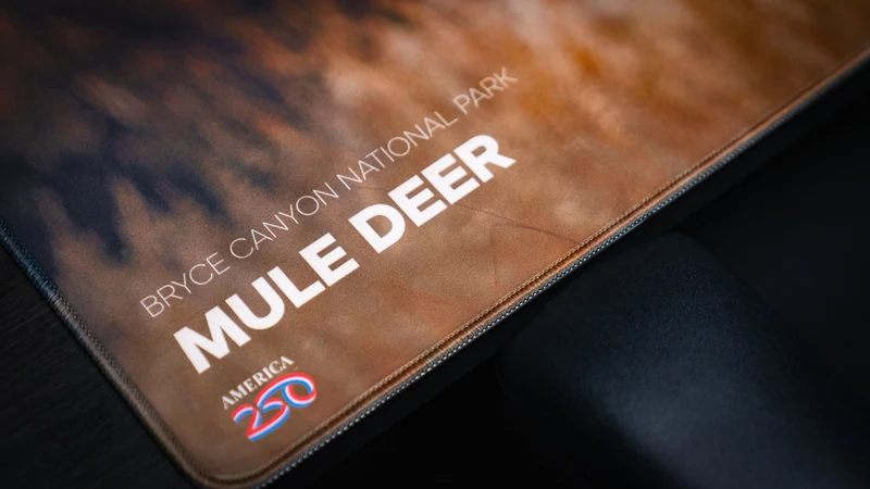 "Mule Deer Buck America 250 Animal Collection" — Animals Deskmat