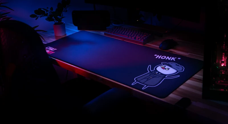 "Honkin' Chap" — Chat History Deskmat