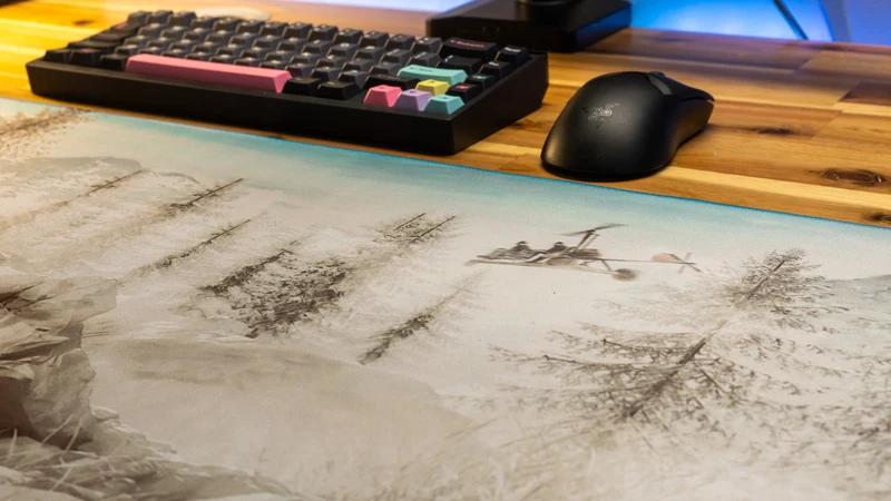 "Snowscape" — Tahliaaj Deskmat