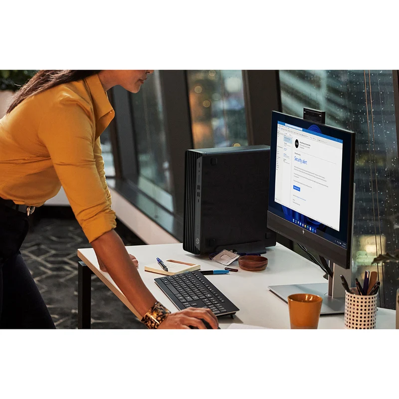 Ordinateur de bureau HP Elite 600 G9 - Intel Core i7 13e génération i7-13700 - Technologie vPro - 16 Go - SSD 512 Go - Petit format 86Y46UT#ABA