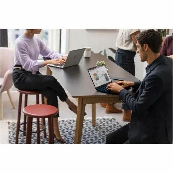 Ordinateur portable HP EliteBook 840 G11 14" - WUXGA - Intel Core Ultra 7 165U - Technologie vPro - 32 Go - SSD 512 Go - Clavier anglais - Argent A14RZUT#ABA