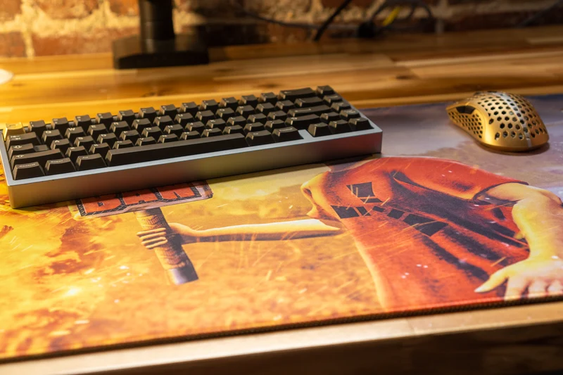 "Camomo_10 - THE BANHAMMER" — Rust Deskmat