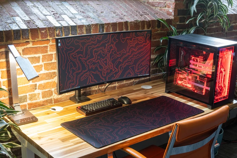 "Heknology" — Signature Deskmat