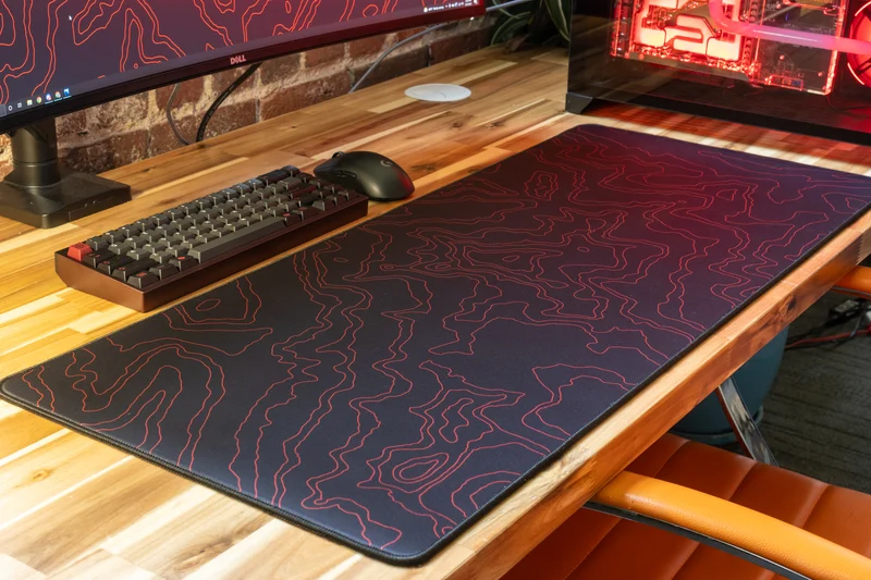 "Heknology" — Signature Deskmat