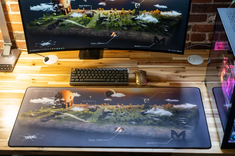 "MaxHS" — Rust Deskmat