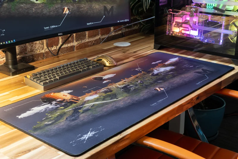 "MaxHS" — Rust Deskmat