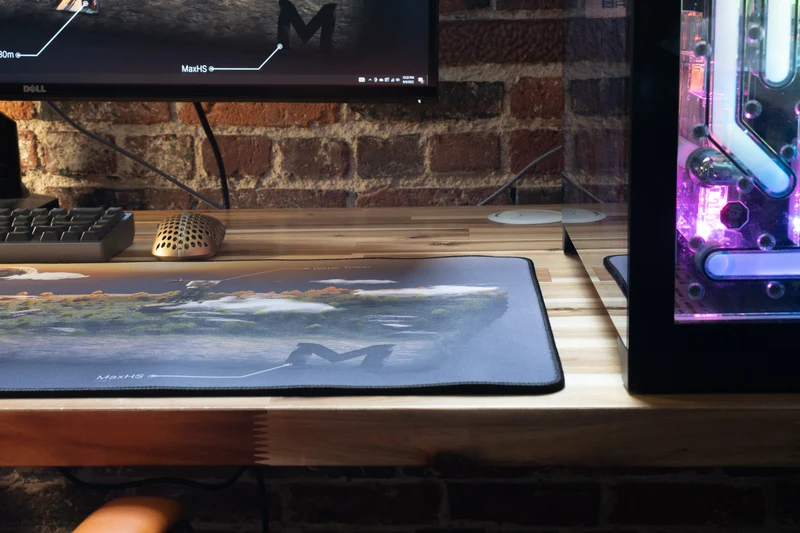 "MaxHS" — Rust Deskmat