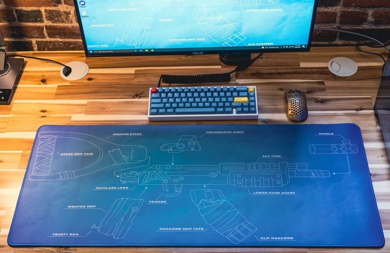 "Tacularr" — Signature Deskmat