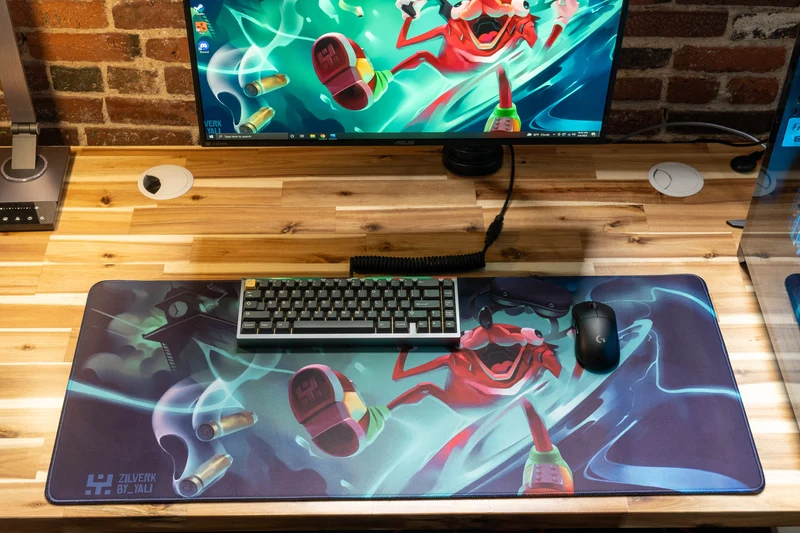 "ZilverK" — Signature Deskmat