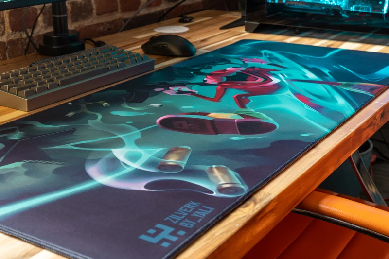 "ZilverK" — Signature Deskmat