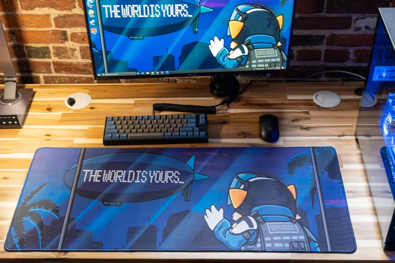 "THE WORLD IS YOURS" — Garfieldisdoc Deskmat