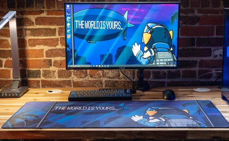 "THE WORLD IS YOURS" — Garfieldisdoc Deskmat