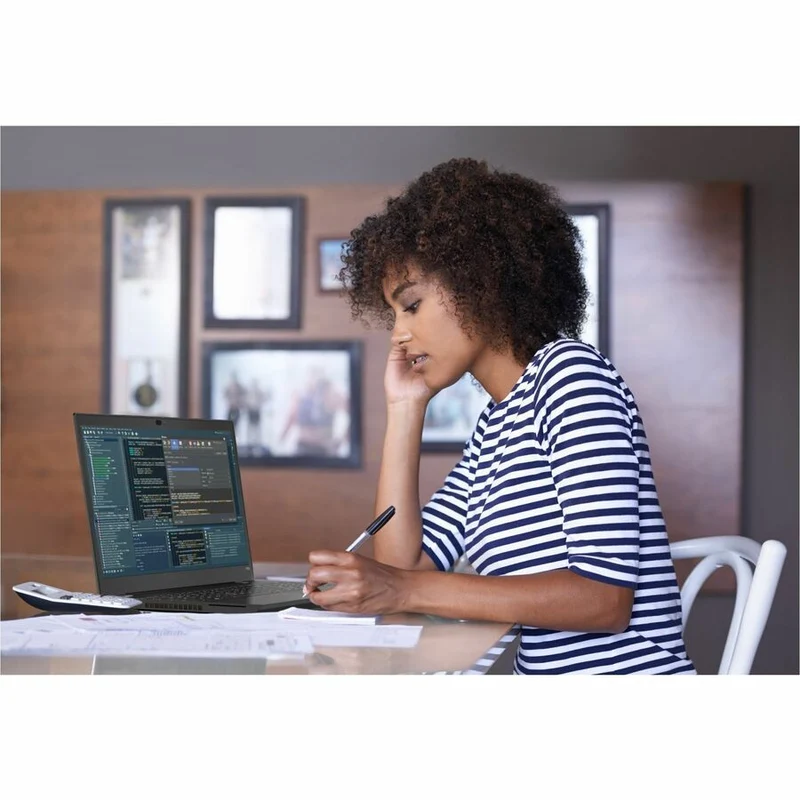 Station de travail mobile Lenovo ThinkPad P15v Gen 3 21EM004BCA 15.6" - Full HD - AMD Ryzen 7 PRO 6850H - 32 Go - SSD 1 To - Clavier français - Noir 21EM004BCA