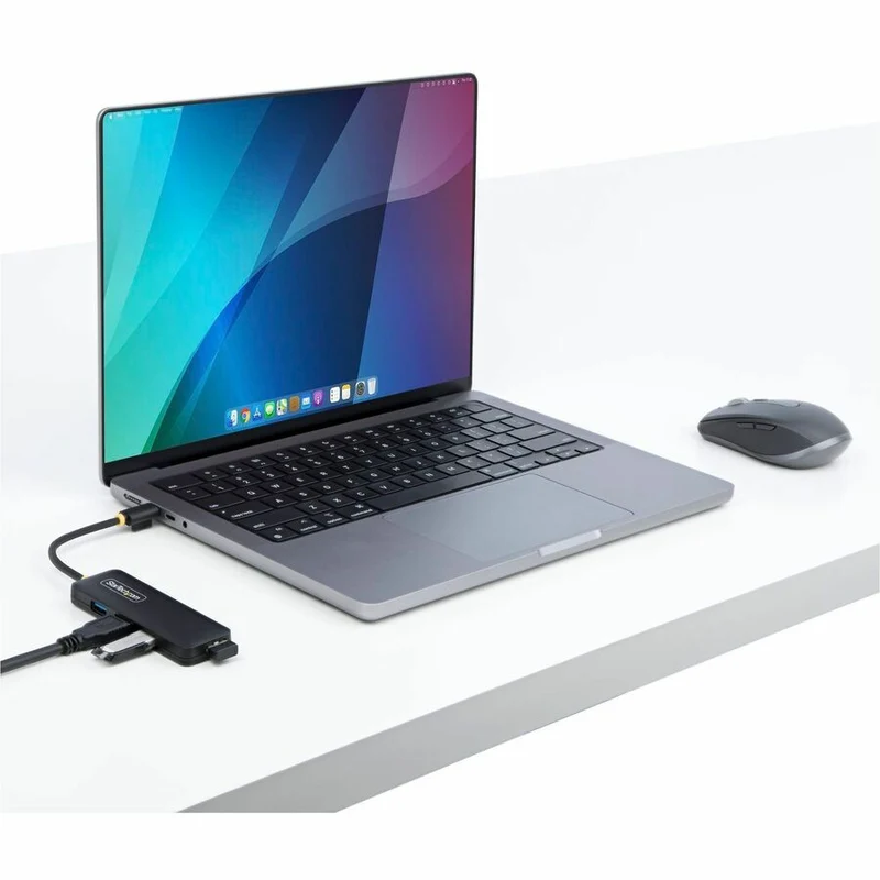 Hub USB-C 4 ports StarTech.com, 5 Gbit/s, USB-C vers 4 ports USB-A, auto-alimenté, mini hub de voyage compact, hub d'extension USB 3.0, portable H5C4A-USB-HUB