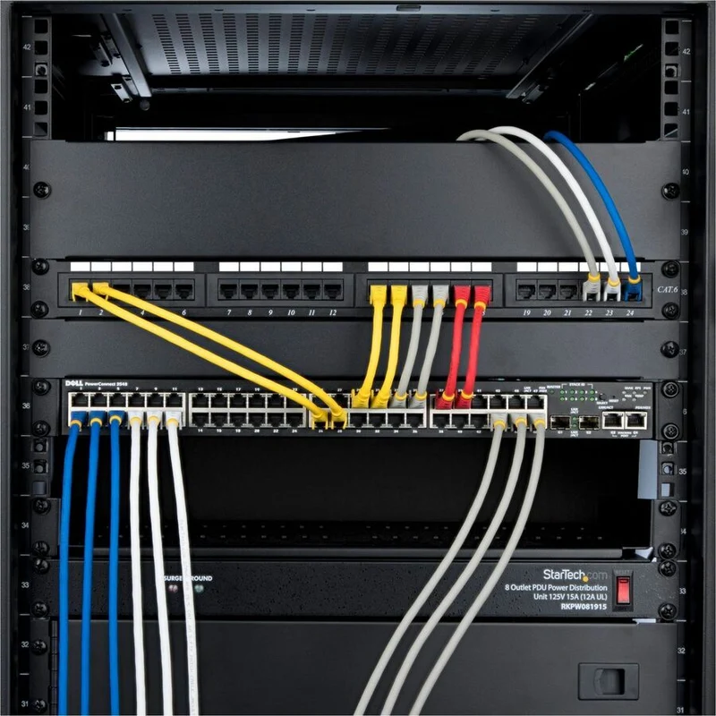 Câble Ethernet StarTech CAT6a orange de 7,6 m (25 pi), RJ45 anti-accrochage, 10 Gbit/s, PoE 100 W, S/FTP, LSZH, cuivre nu 27 AWG, 500 MHz, cordon réseau blindé NLOR-25F-CAT6A-PATCH