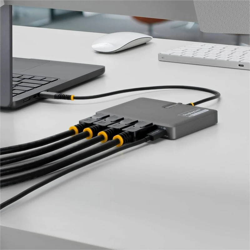 Adaptateur StarTech.com USB-C vers station de travail à quatre écrans, DisplayPort 4K 60 Hz, alimentation PD 140 W pour la charge d'ordinateurs portables, 1 port USB 2.0, TAA QUAD-USB-DP-ADAPT