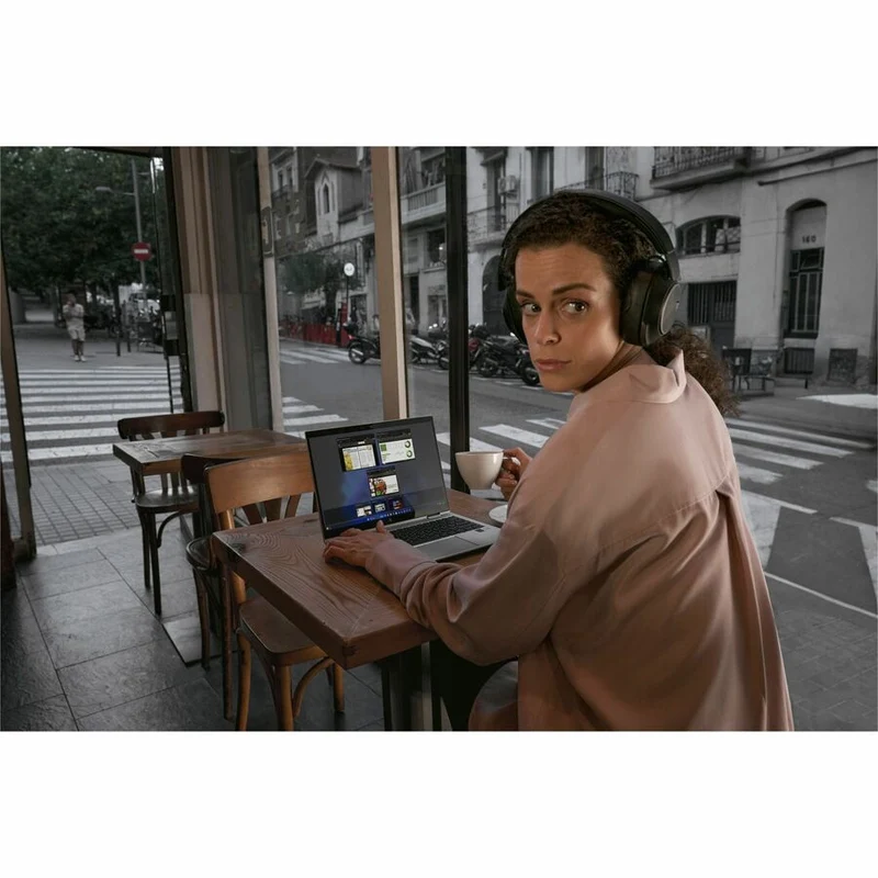 Ordinateur portable HP EliteBook 6 G1a 14" - WUXGA - 60 Hz - AMD Ryzen 7 250 - 16 Go - SSD 512 Go - Clavier anglais - Pike Silver BM1L1UT#ABA