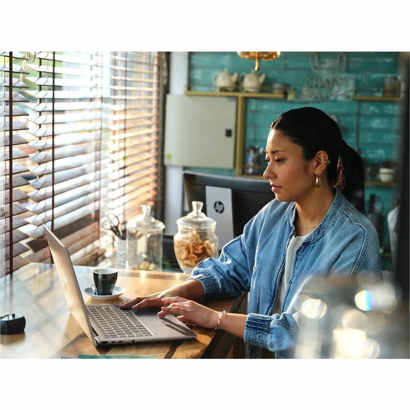 Station de travail mobile HP ZBook 8 G1ah 14" - WUXGA - AMD Ryzen 5 PRO 230 - 16 Go - SSD 512 Go - Clavier anglais - Argent météore BX7L8UT#ABA