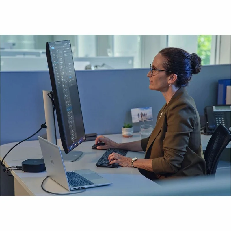 Ordinateur portable HP EliteBook 6 G1a 14" Copilot+ - WUXGA - AMD Ryzen AI 7 350 - 32 Go - SSD 512 Go - Clavier anglais et français - Aluminium Pike Silver BY2K9UT#ABL