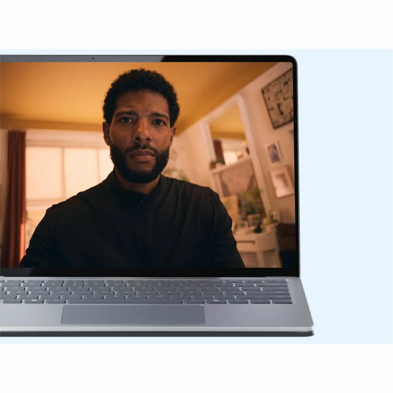 Microsoft Surface Laptop 7 13.8" Copilot+ Écran tactile - 120 Hz - Intel Core Ultra 7 - 32 Go - SSD 256 Go - Clavier anglais et français - Platinum EP2-36390