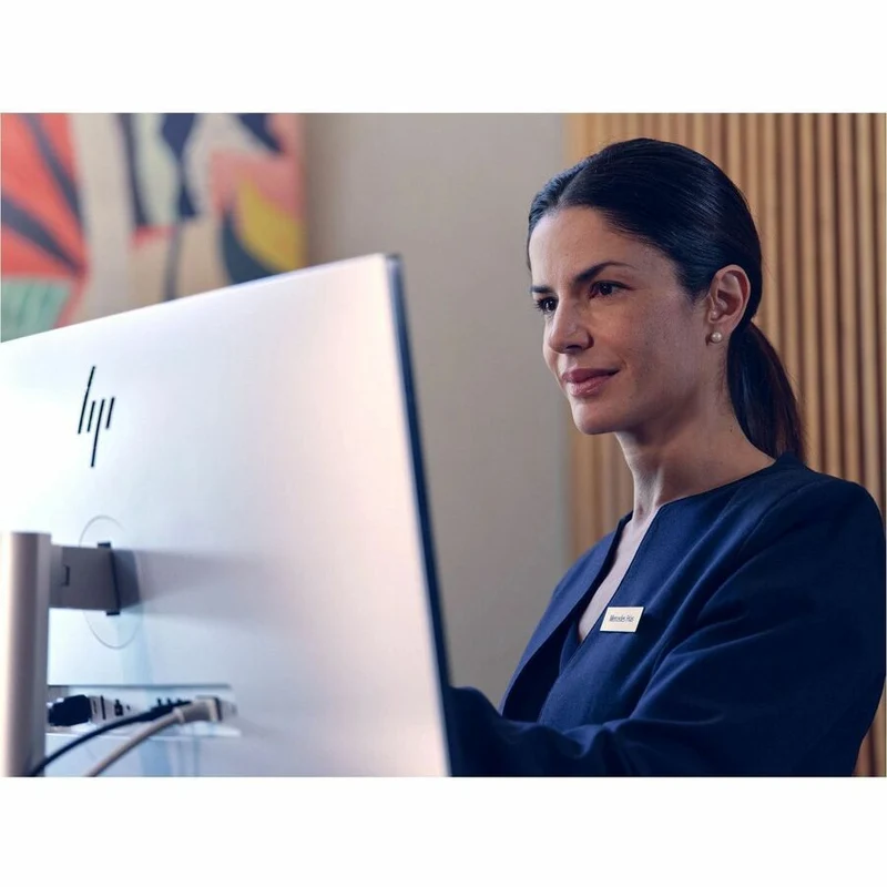 Ordinateur tout-en-un HP EliteStudio 8 AiO G1i - Intel Core Ultra 5 235 - Technologie vPro - 16 Go - SSD 512 Go - Écran tactile Full HD 23.8" - Bureau - Argent Pike C7RS1UT#ABC