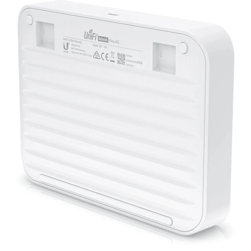 Commutateurs Ubiquiti USW-FLEX-XG en boîte ouverte